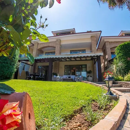 Sani Lili 5 Sani (Chalkidiki)